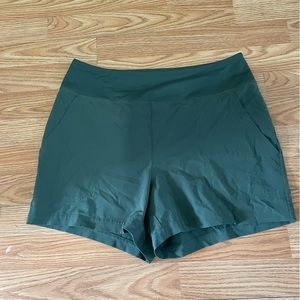 Patagonia Happy Hike Shorts size Medium in green